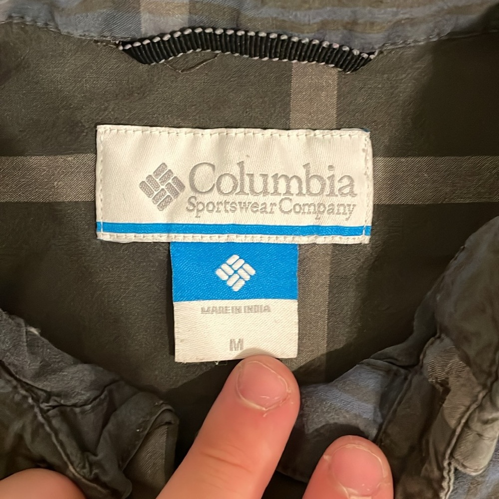 Columbia Button Up - Picture 3 of 3